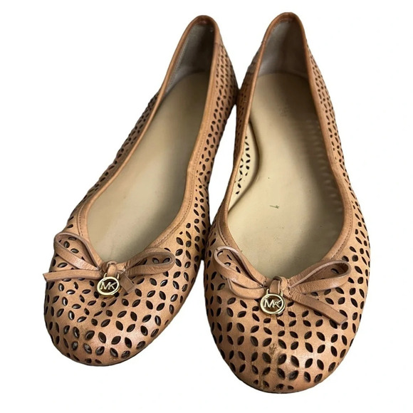 Michael Kors • Olivia Flats - Picture 3 of 13